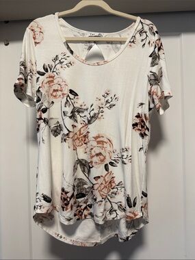 Dex White Floral Scoop Neck Short Sleeve Top